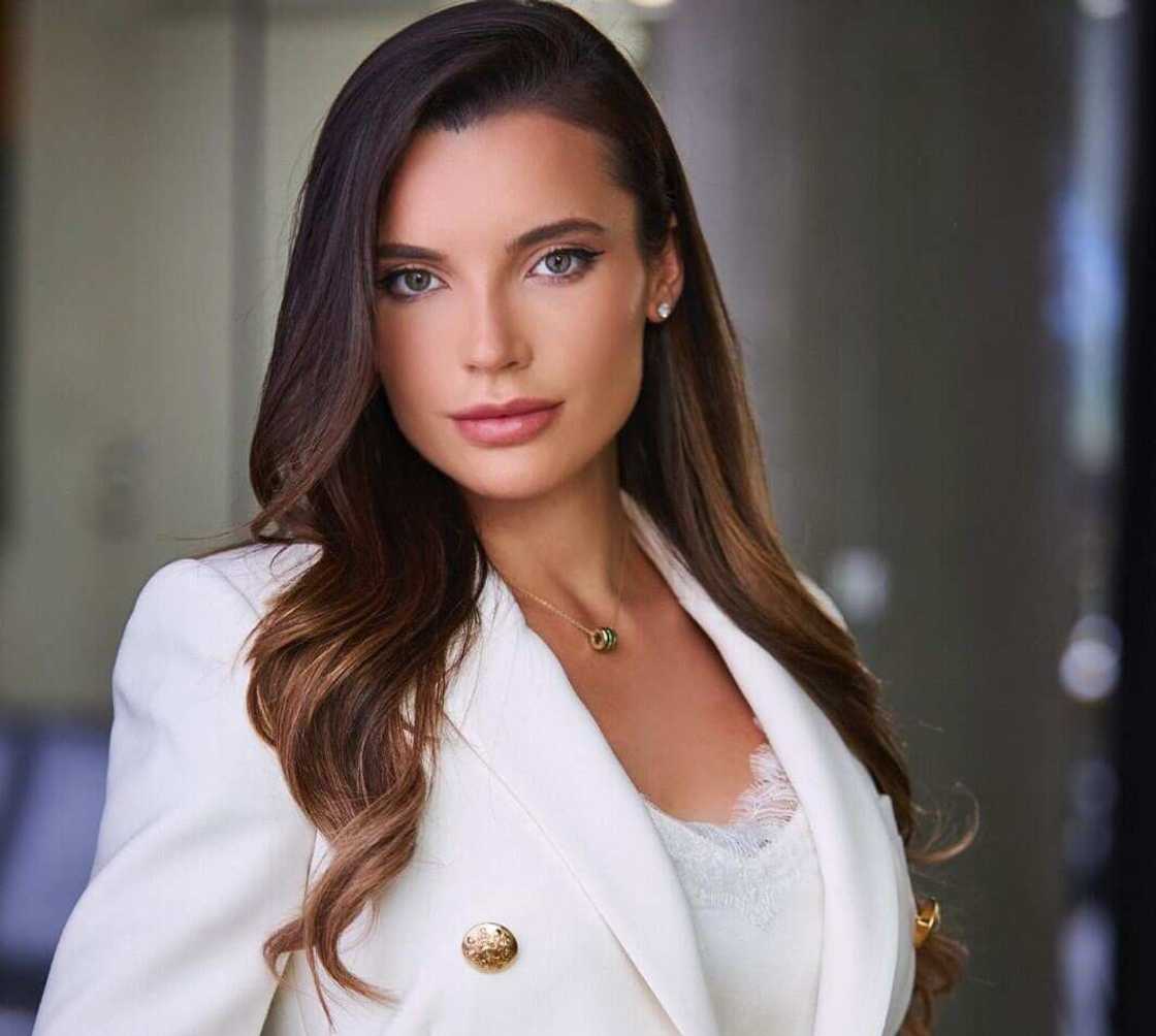 Veronika Khomyn Veronika Khomyn