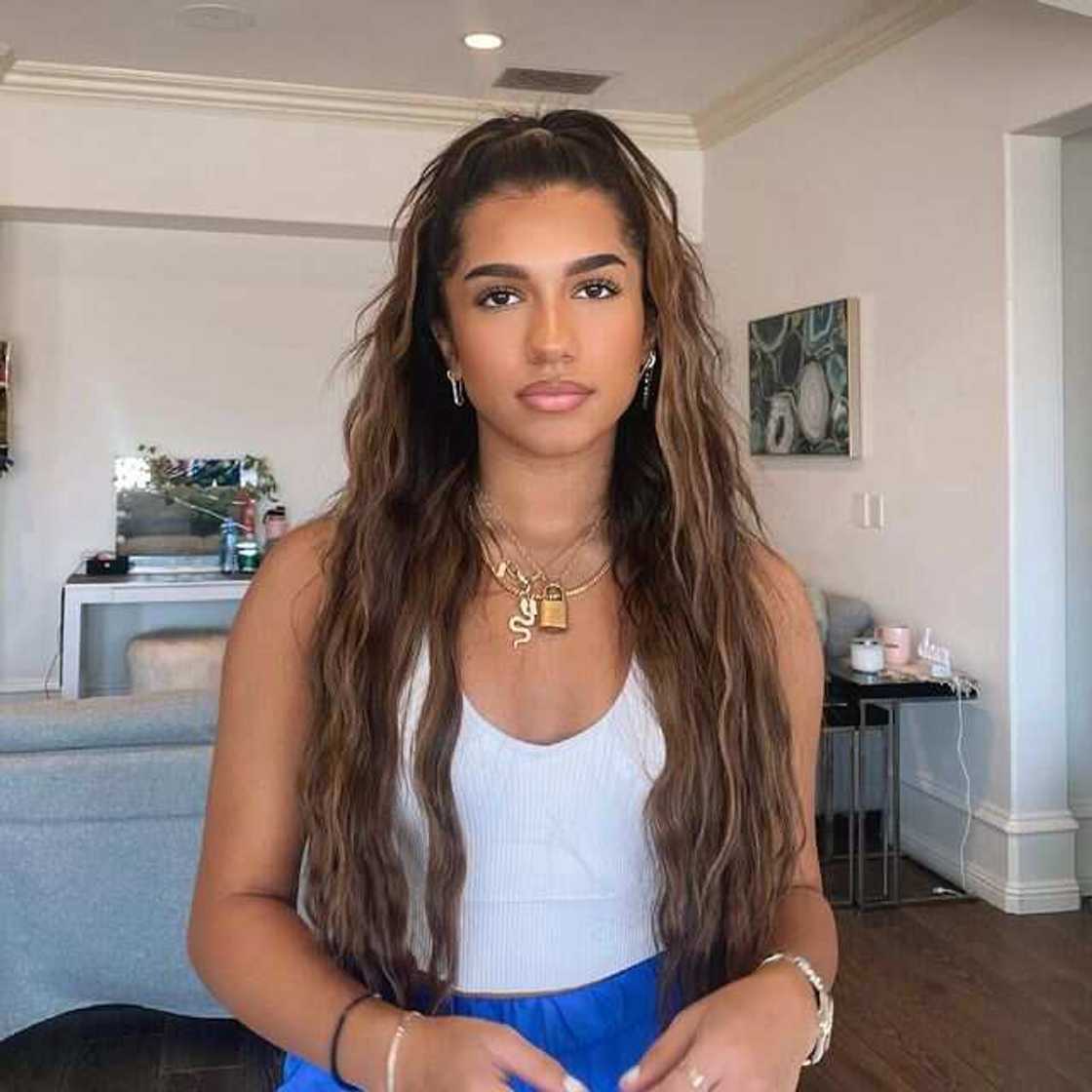 Azra Mian’s age Azra Mian’s age