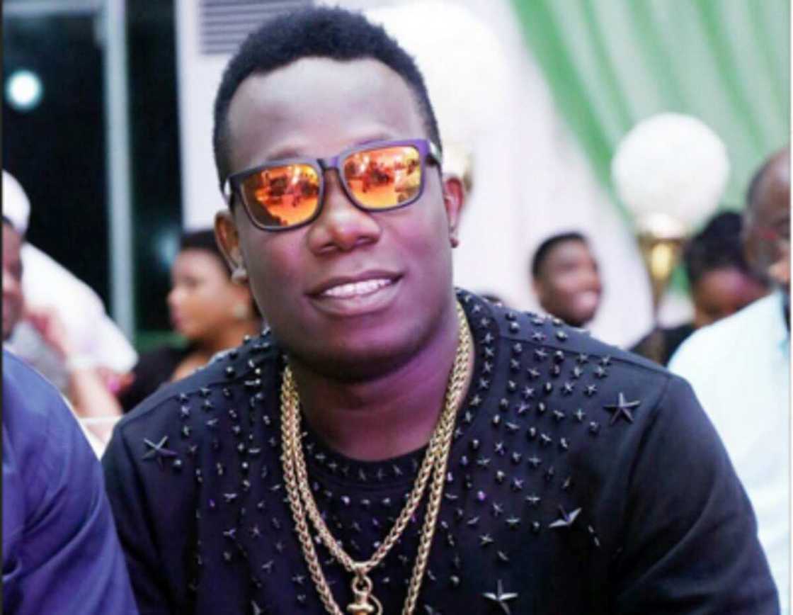 Allah ba zai bar ka ba idan ka siya wa matarka mota, ka bar mahaifiyarka tana yawo a kasa, Mawaki Allah ba zai bar ka ba idan ka siya wa matarka mota, ka bar mahaifiyarka tana yawo a kasa, Mawaki