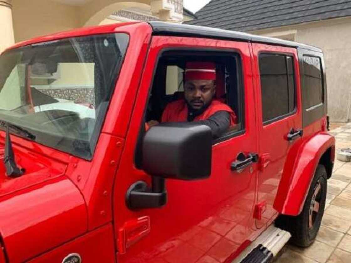 Adam Zango ya nuna sabuwar babbar mota ta miliyan N23m da ya saya