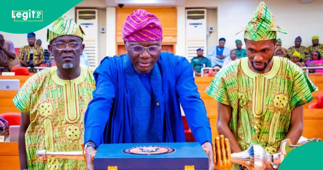 Gwamna Sanwo Olu. Gwamna Sanwo Olu.