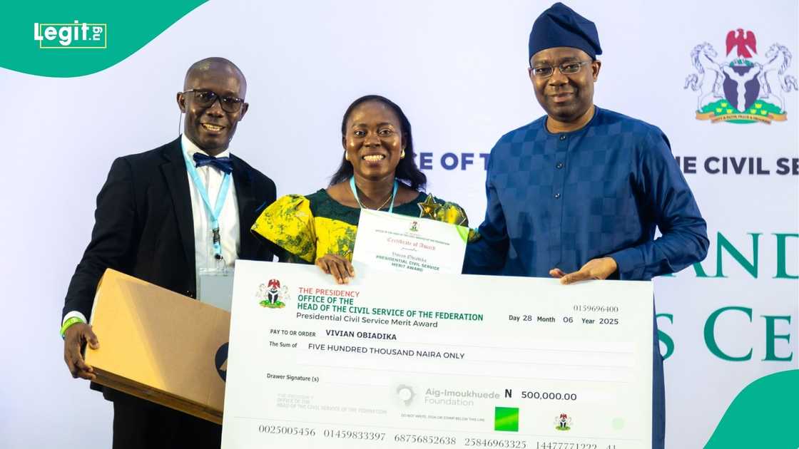 Aig‑Imoukhuede Foundation shines at Civil Service Week Aig‑Imoukhuede Foundation shines at Civil Service Week