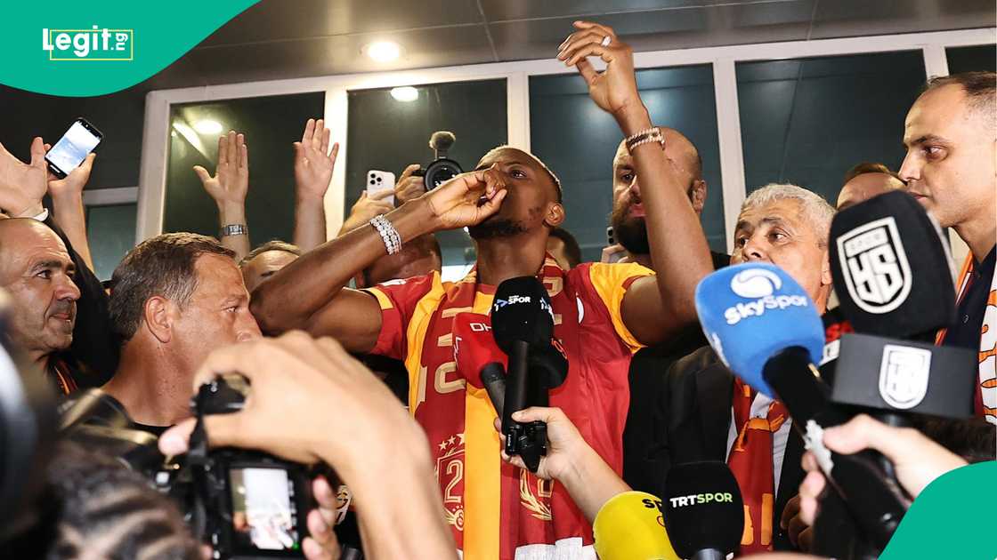 Victor Osimhen, Atatürk International Airport, Istanbul, Turkiye, Galatasaray. Victor Osimhen, Atatürk International Airport, Istanbul, Turkiye, Galatasaray.