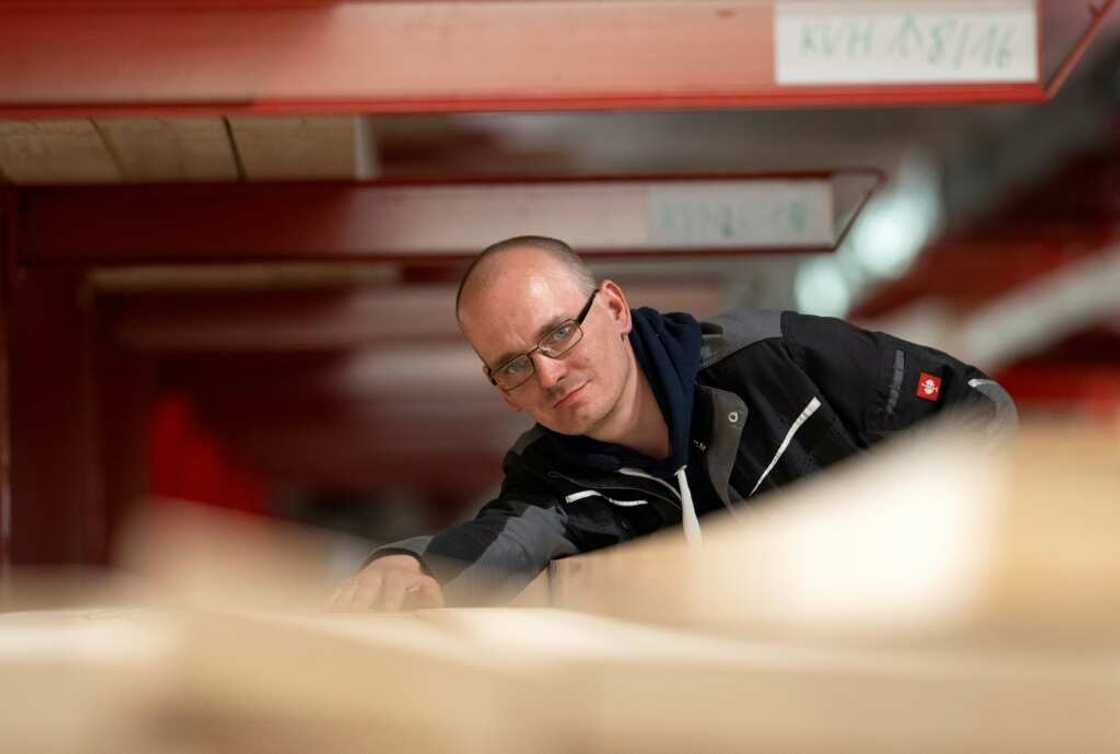 Robert Leisser works in a timber business thanks to his MAGMA contacts Robert Leisser works in a timber business thanks to his MAGMA contacts