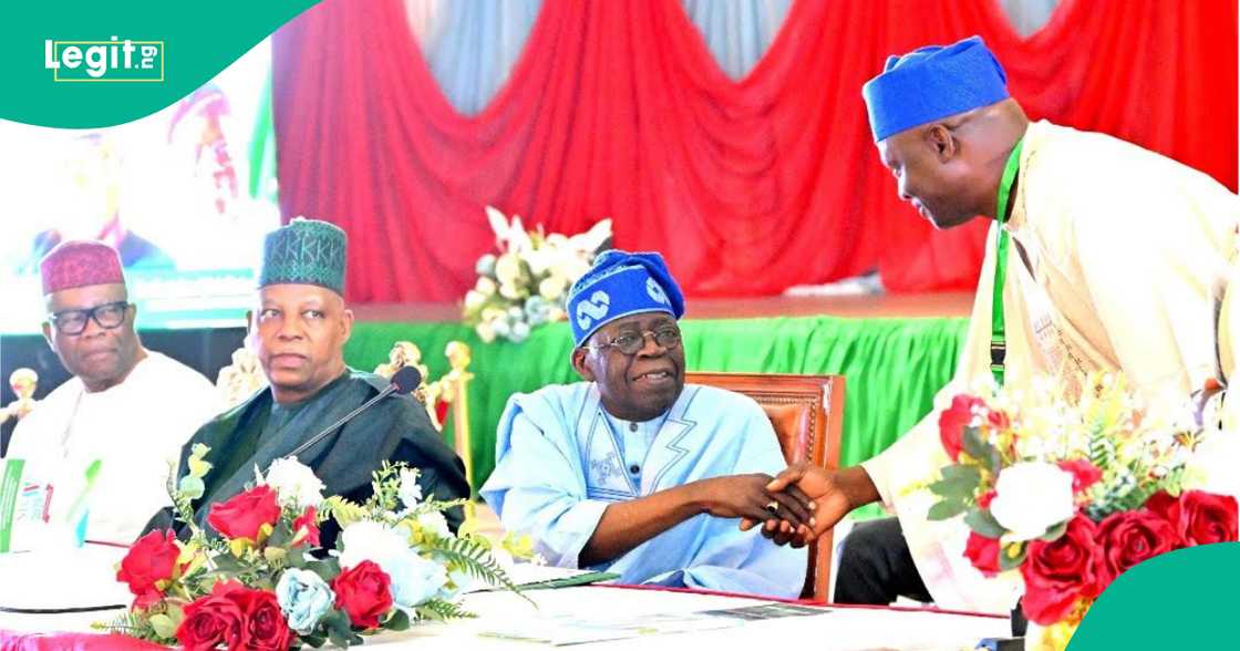 Shugaban APC tare da Bola Tinubu da Shettima. Shugaban APC tare da Bola Tinubu da Shettima.