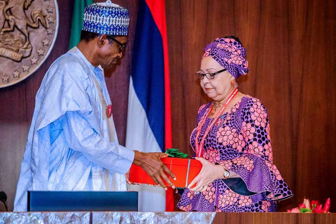 Buhari ya tabo batun biyan fansho da albashi ya kuma nemi Ma'aikata su kara hakuri Buhari ya tabo batun biyan fansho da albashi ya kuma nemi Ma'aikata su kara hakuri