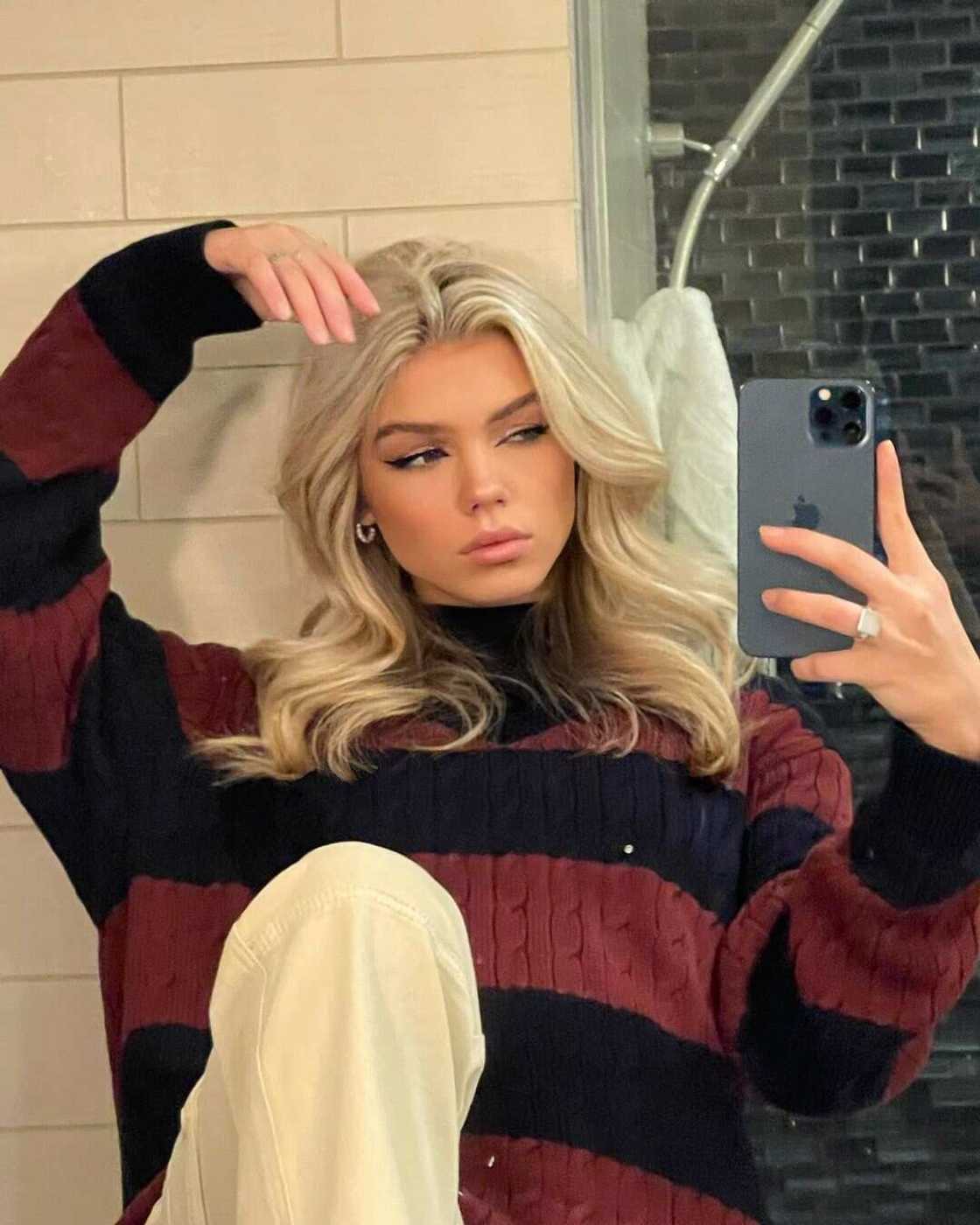 Caroline Gregory Caroline Gregory