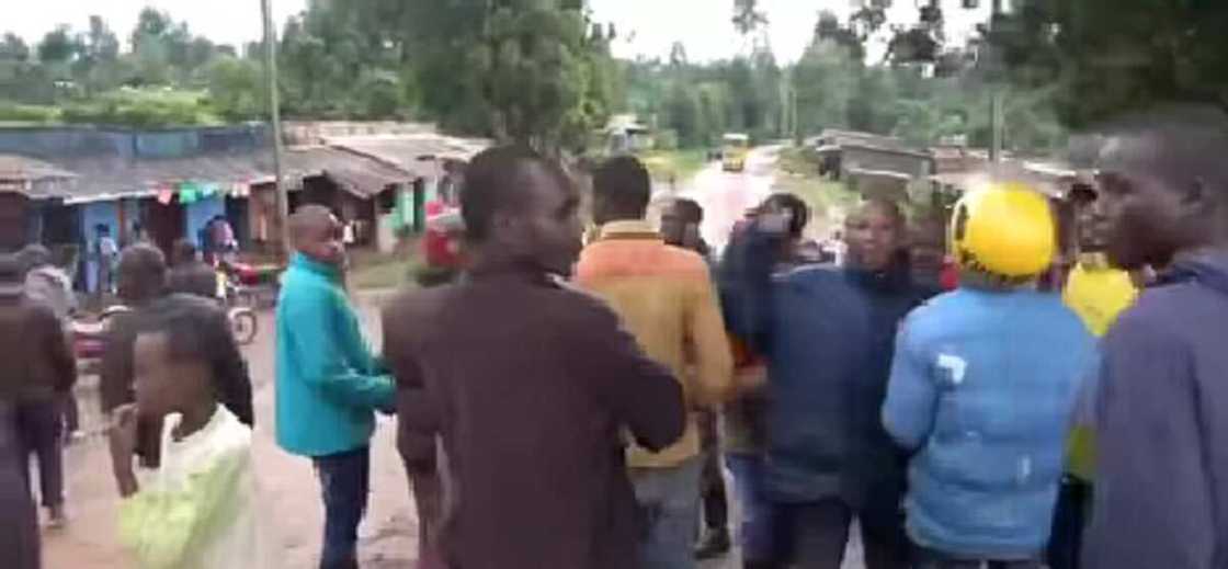 Tsohon manomi ya datse mazakutarsa saboda zarginsa da gamsar da matan kauyensu Tsohon manomi ya datse mazakutarsa saboda zarginsa da gamsar da matan kauyensu