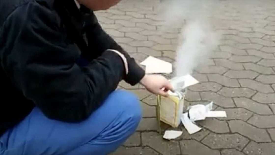 Zanga-Zanga Ta Ɓarke Bayan Wani Ɗan Siyasa Mai Ƙyamar Musulunci Ya Ƙona Al-Ƙur'ani Mai Tsarki Zanga-Zanga Ta Ɓarke Bayan Wani Ɗan Siyasa Mai Ƙyamar Musulunci Ya Ƙona Al-Ƙur'ani Mai Tsarki