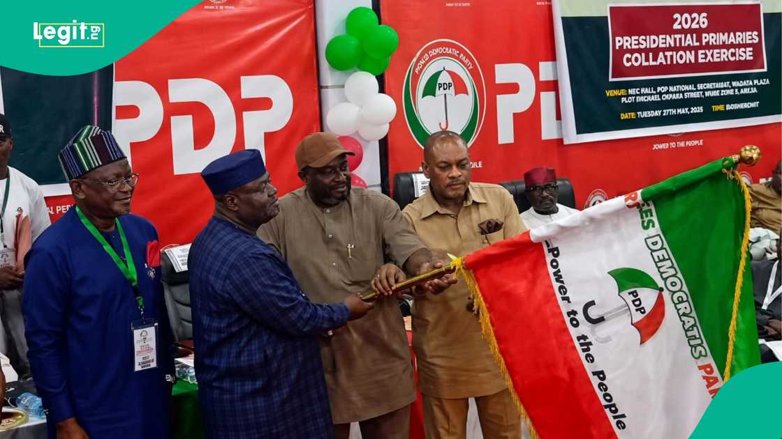 PDP ta ayyana Sanata Sandy Onor a matsayin dan takarar shugaban kasa na 2027. PDP ta ayyana Sanata Sandy Onor a matsayin dan takarar shugaban kasa na 2027.