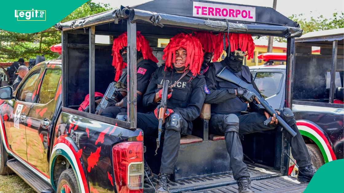 Majiyoyi sun yi bayanin yadda matasa suka kona gidajen Fulani a jihar Kwara Majiyoyi sun yi bayanin yadda matasa suka kona gidajen Fulani a jihar Kwara