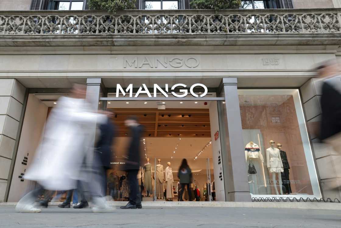 Mango strives to quickly adjust its production to the latest fashion trends while offering affordable prices