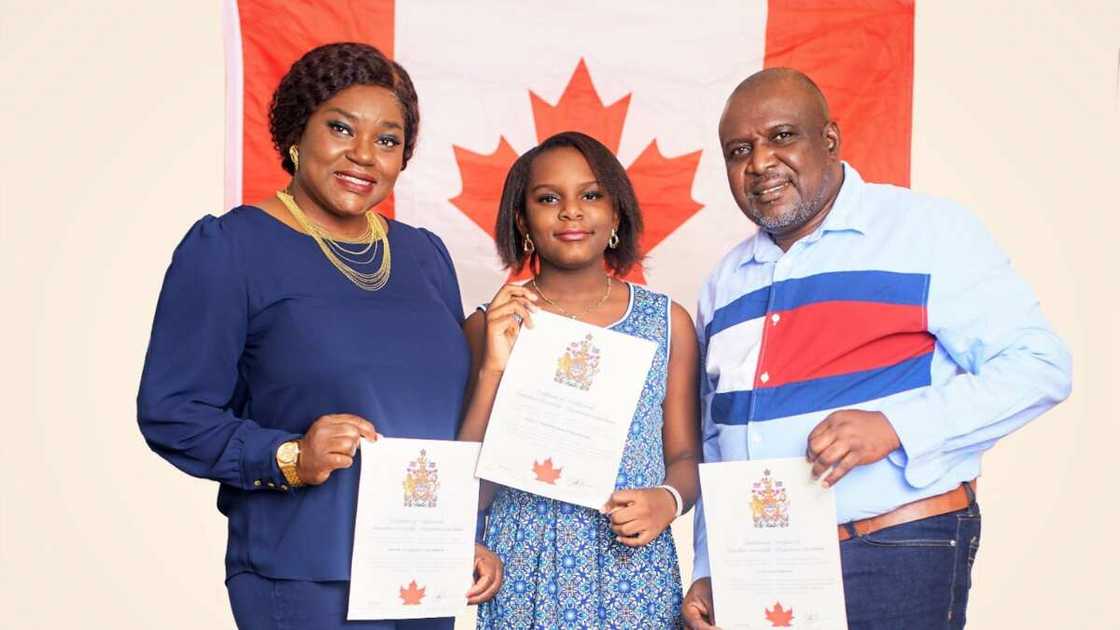 Nigerian family secures their future in Canada, they all got citizenship, their photo goes viral Nigerian family secures their future in Canada, they all got citizenship, their photo goes viral