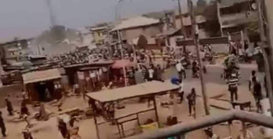 Yanzun-nan: Mutane 5 sun mutu yayinda zanga-zangar Sagamu ya munana Yanzun-nan: Mutane 5 sun mutu yayinda zanga-zangar Sagamu ya munana