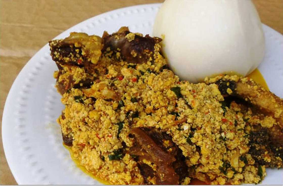 Yunwa ya saka 'yan bindiga a gaba, sun nemi a basu dafaffen abinci a matsayin kudin fansa Yunwa ya saka 'yan bindiga a gaba, sun nemi a basu dafaffen abinci a matsayin kudin fansa