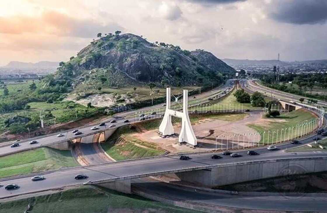 Za a tsaurara tsaro a Abuja saboda tsoron harin 'yan bindiga Za a tsaurara tsaro a Abuja saboda tsoron harin 'yan bindiga
