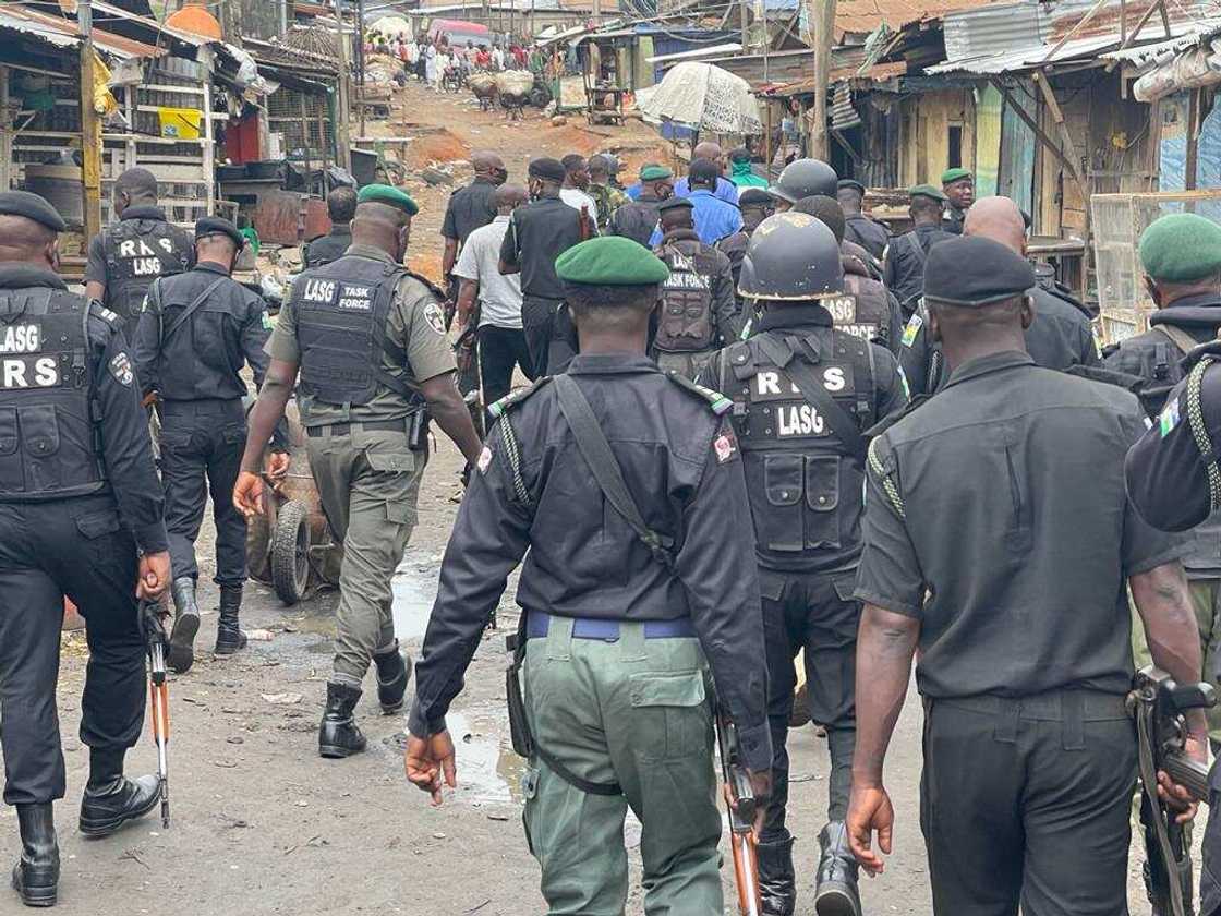 Lagos: Tension as Policemen, Okada Riders Clash in Ogba Lagos: Tension as Policemen, Okada Riders Clash in Ogba