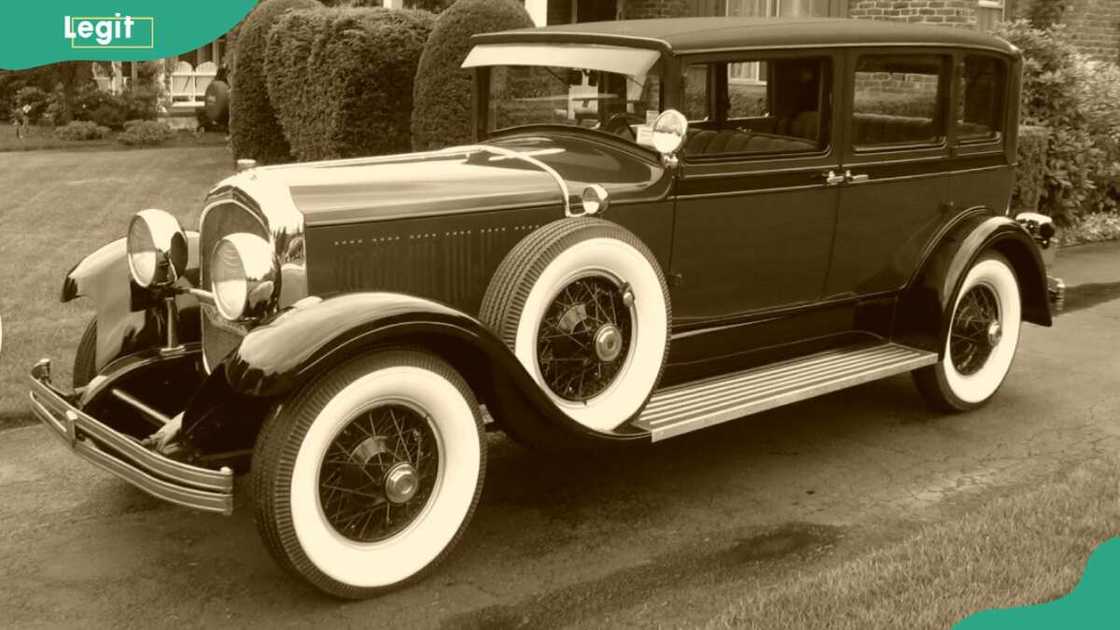 Chrysler Imperial 80 on a road Chrysler Imperial 80 on a road