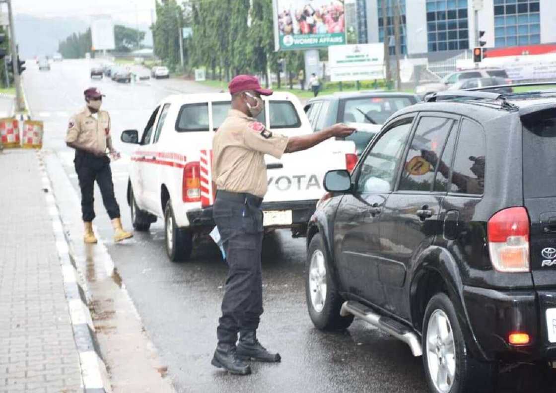 FRSC ta umarci jami'anta da su koma kan tituna FRSC ta umarci jami'anta da su koma kan tituna