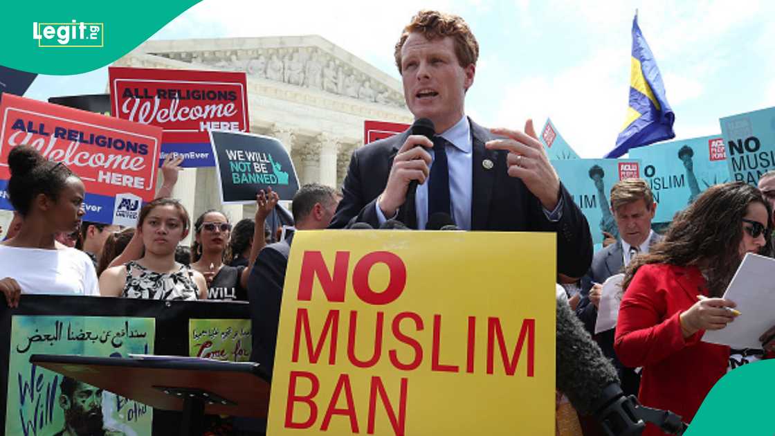 Trump considers travel ban for 41 countries Trump considers travel ban for 41 countries