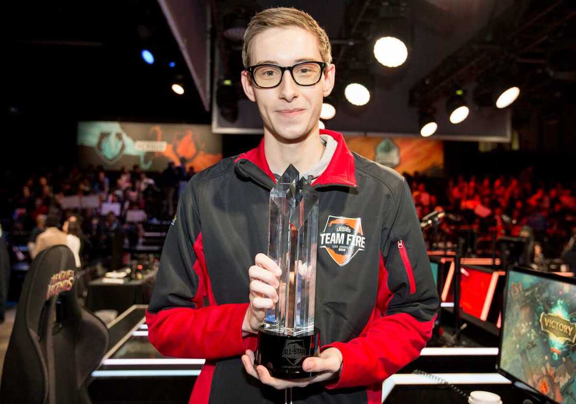pokimane boyfriend current pokimane boyfriend current