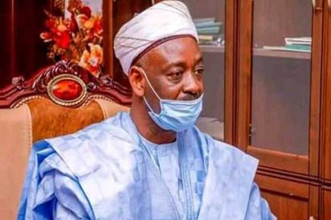 Sarki a arewacin Najeriya ya koka kan kwace masarautarsa da 'yan bindiga suka yi Sarki a arewacin Najeriya ya koka kan kwace masarautarsa da 'yan bindiga suka yi