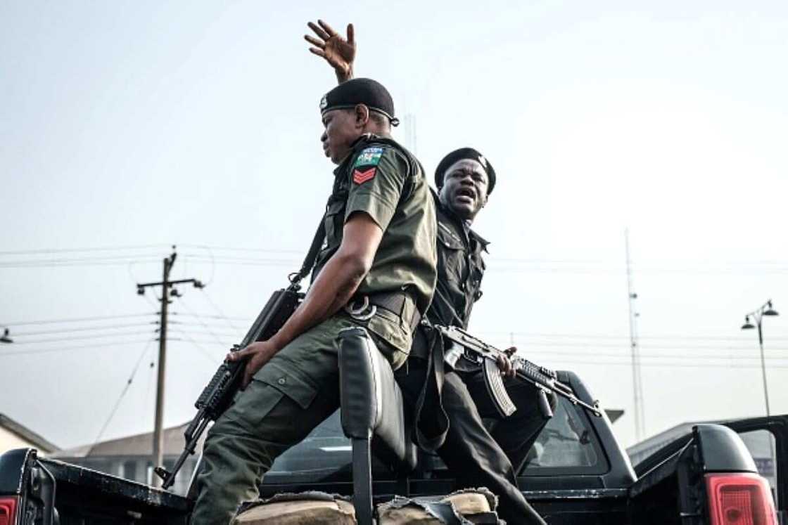 Nigerian policemen Nigerian policemen