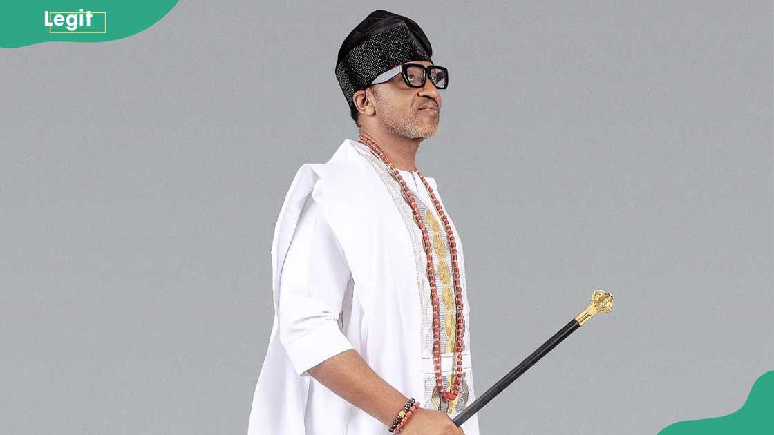 Rykardo Agbor dressed in traditional Nigerian attire