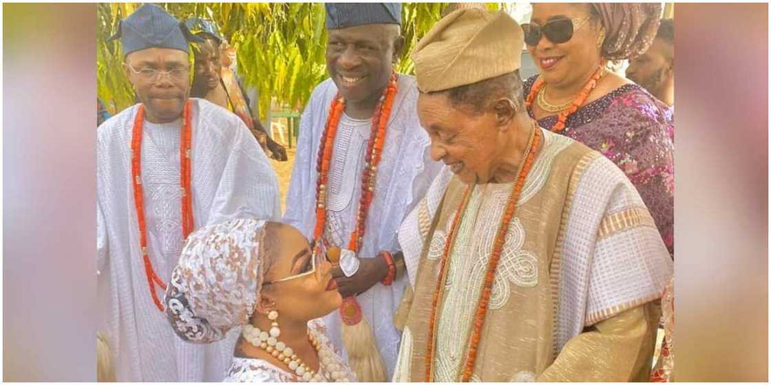 Top public figures who have been spotted with Alaafin of Oyo Oba Lamidi Adeyemi Top public figures who have been spotted with Alaafin of Oyo Oba Lamidi Adeyemi