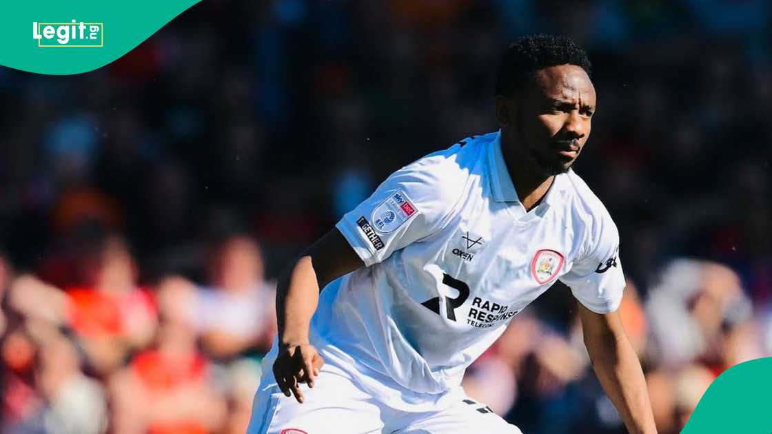 Footballer Kelechi Nwakali makes money rain at his traditional wedding.