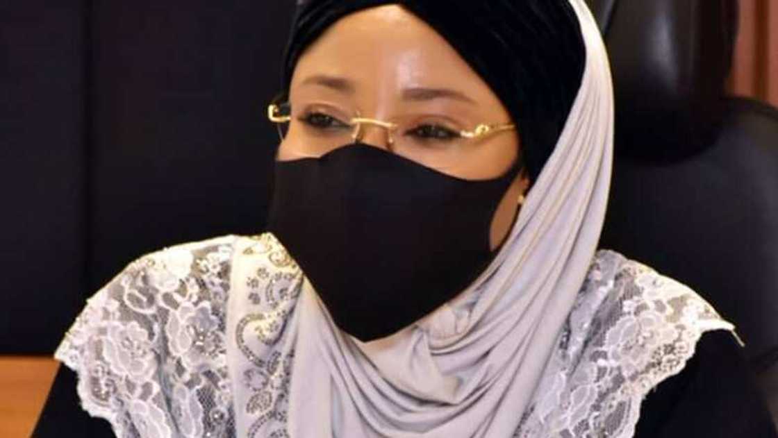 Jugum jugum: Ministar Abuja na zaman jiran fitowar sakamakon gwajin Coronavirus Jugum jugum: Ministar Abuja na zaman jiran fitowar sakamakon gwajin Coronavirus