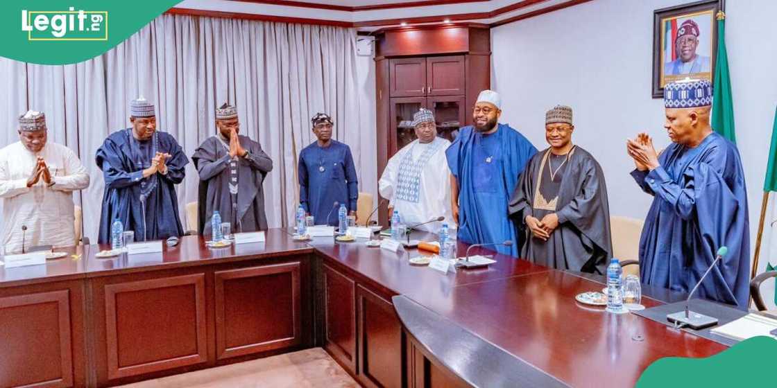 Shettima ya kaddamar da 'Shirin Pulaku' don kawo karshen fadan makiyaya da manoma. Shettima ya kaddamar da 'Shirin Pulaku' don kawo karshen fadan makiyaya da manoma.