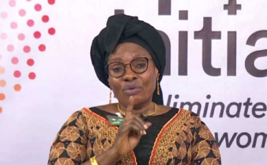 Tsohuwar minista Pauline Tallen Tsohuwar minista Pauline Tallen