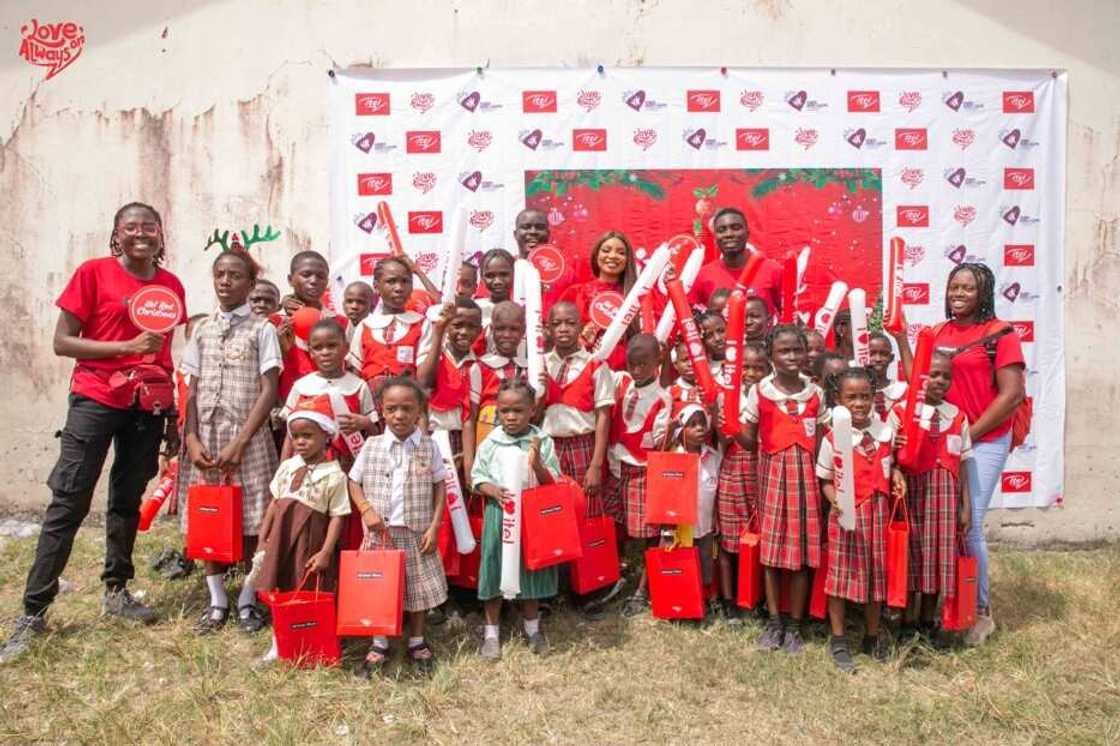 itel Partners with Queen Mercy Atang To Donate Gifts To Children In Delta state itel Partners with Queen Mercy Atang To Donate Gifts To Children In Delta state