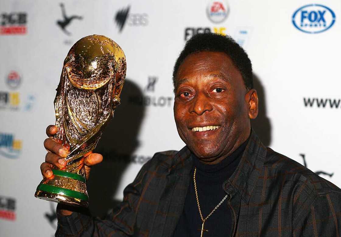 Pelé: biographie d’une légende extraordinaire du football Pelé: biographie d’une légende extraordinaire du football