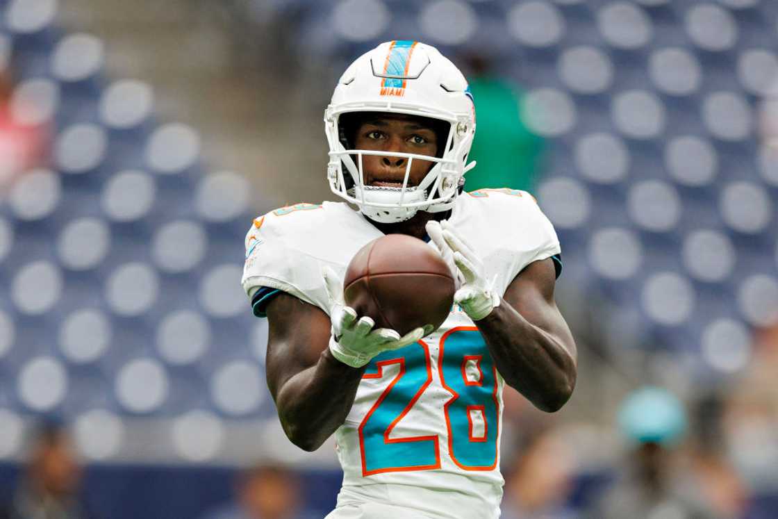 De'Von Achane warms up before the preseason game against the Houston Texans De'Von Achane warms up before the preseason game against the Houston Texans
