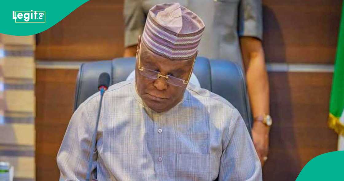 Atiku ya sake raba gari da PDP. Atiku ya sake raba gari da PDP.