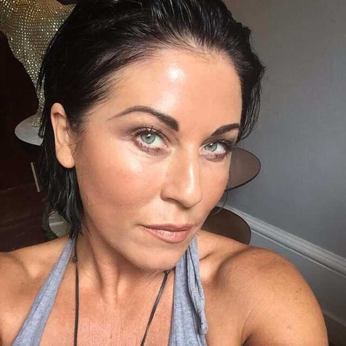Jessie Wallace hot Jessie Wallace hot