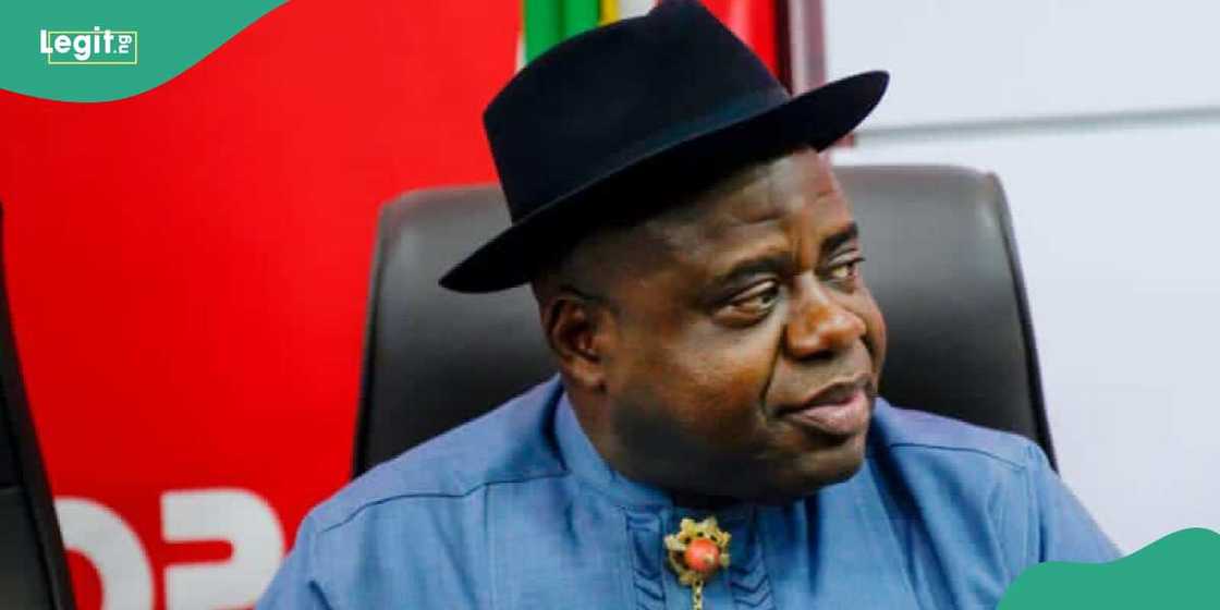 Aide, former loyalist, others, dump Gov Diri for APC/ Bayelsa governorship election Aide, former loyalist, others, dump Gov Diri for APC/ Bayelsa governorship election