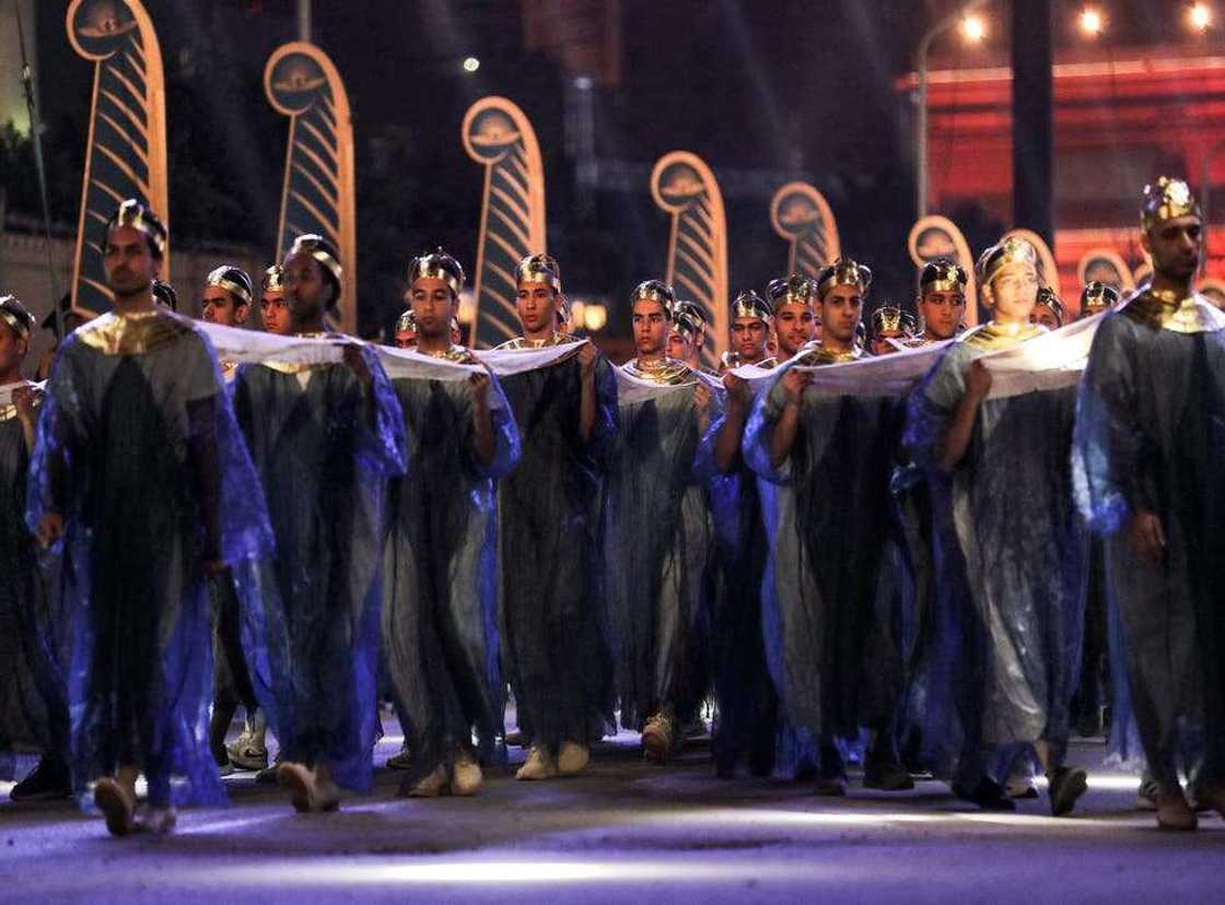 Bidiyo da hotunan yadda bikin sauyawa Fir'aunoni kaburbura a kasar Masar a gudana Bidiyo da hotunan yadda bikin sauyawa Fir'aunoni kaburbura a kasar Masar a gudana