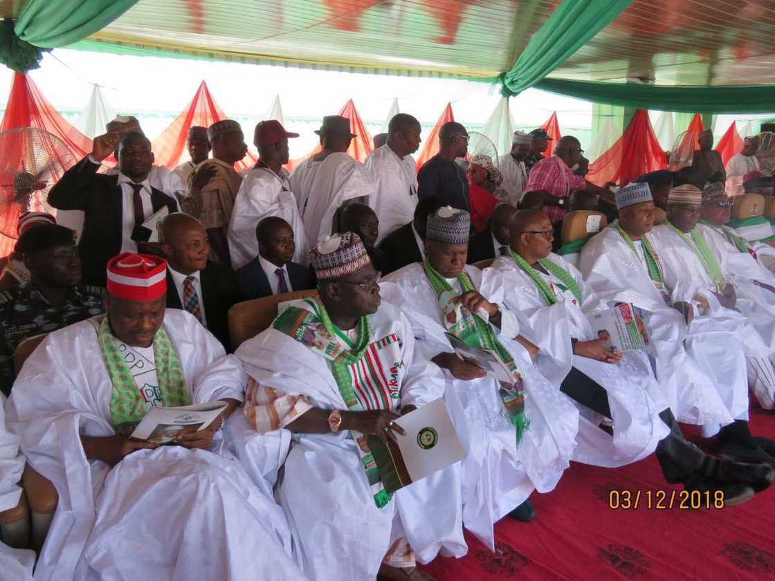Atiku Abubakar ne zai yi maganin yunwa a Najeriya – Inji Kwankwaso Atiku Abubakar ne zai yi maganin yunwa a Najeriya – Inji Kwankwaso