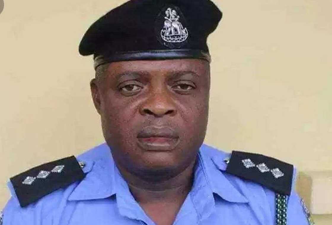 Tashin hankali: Sojoji sun kashe sufeto na 'yan sanda da duka a Najeriya Tashin hankali: Sojoji sun kashe sufeto na 'yan sanda da duka a Najeriya