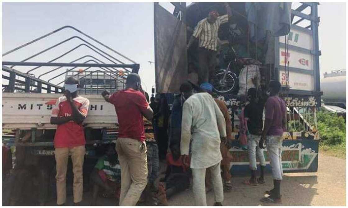 An kama wasu Kanawa 40 a hanyarsu ta yin kaura zuwa Legas An kama wasu Kanawa 40 a hanyarsu ta yin kaura zuwa Legas