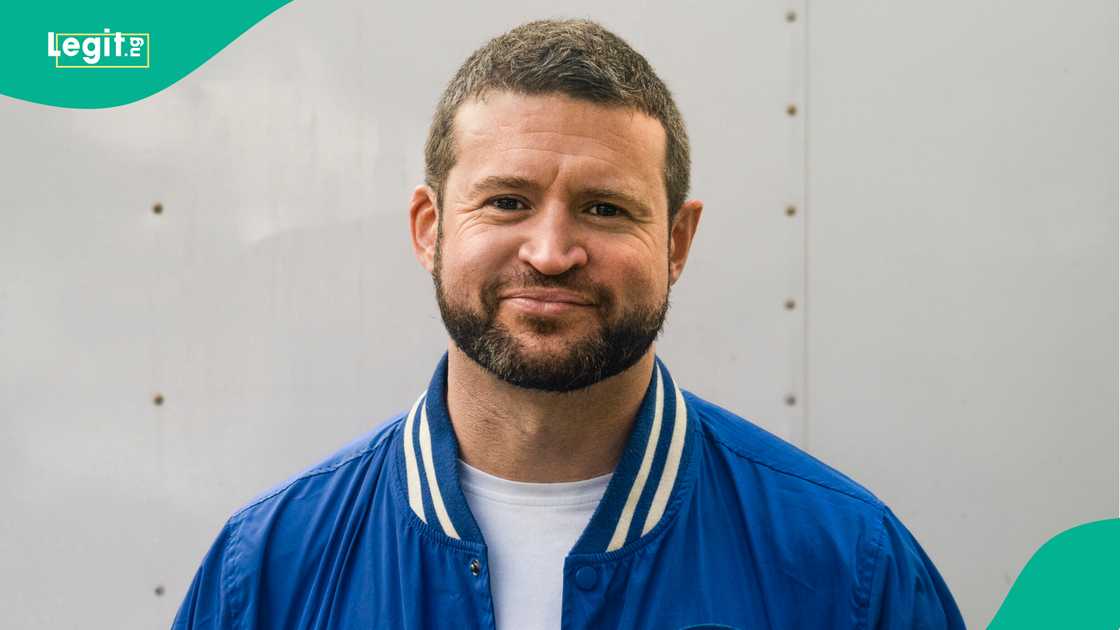 Comedian Andrew Hamilton compares himself with Jeff Bezos and Elon Musk. Comedian Andrew Hamilton compares himself with Jeff Bezos and Elon Musk.