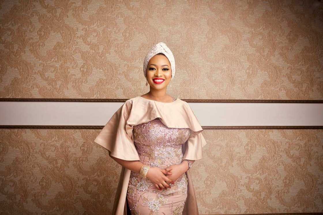 Tirkashi: Fateema Ganduje ta caccaki masu zagin mahaifinta akan sabbin masarautu Tirkashi: Fateema Ganduje ta caccaki masu zagin mahaifinta akan sabbin masarautu