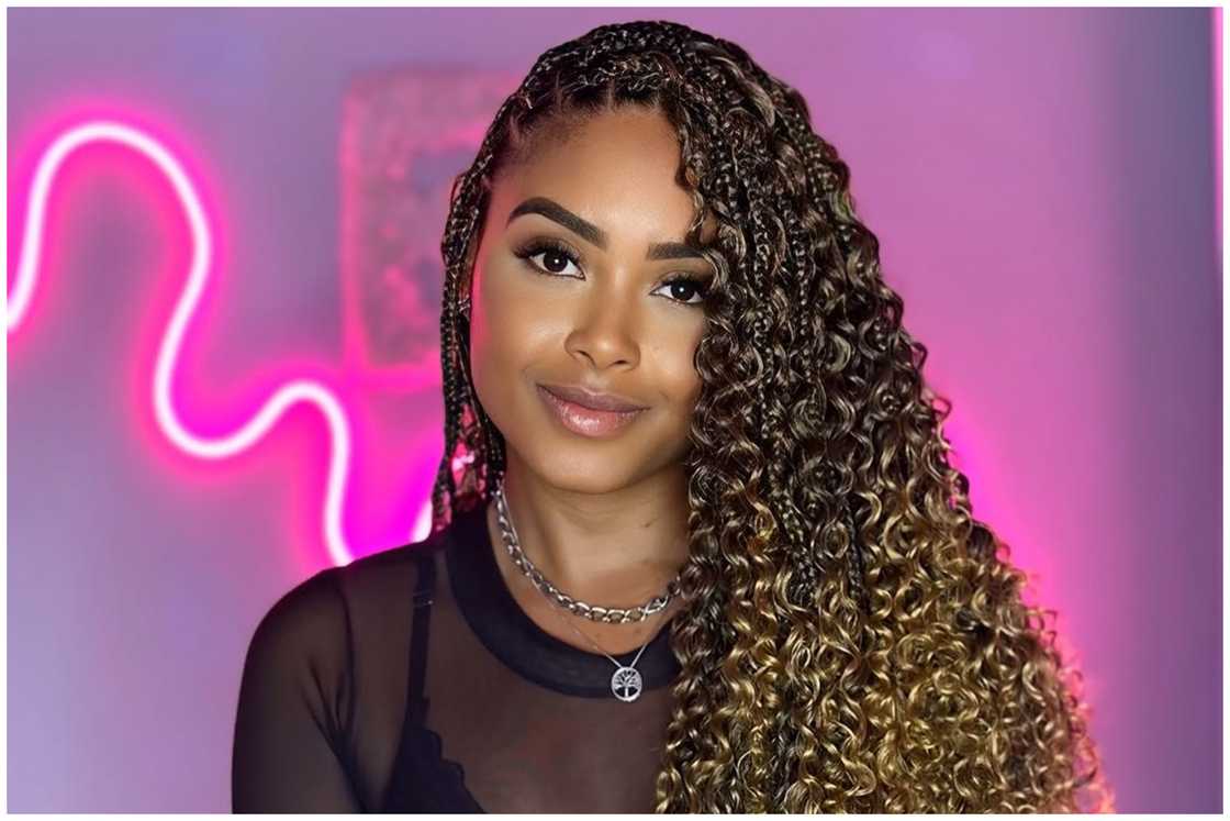 Side-swept boho braid Side-swept boho braid