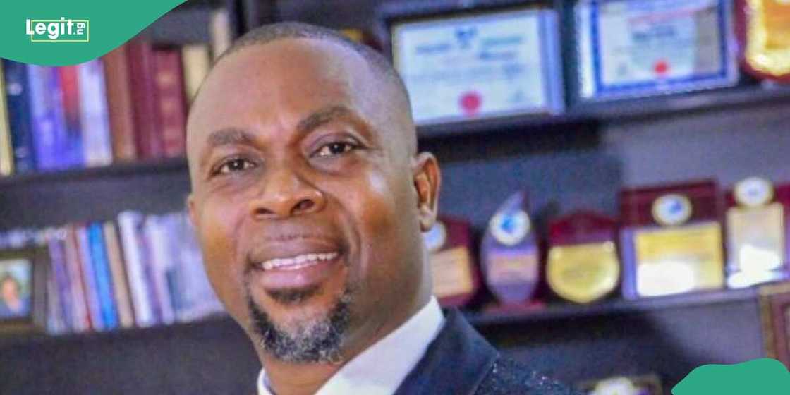 Dan takarar gwamna ya yi murabus ana daf da zabe Dan takarar gwamna ya yi murabus ana daf da zabe