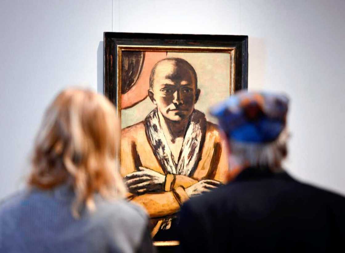 'Selbstbildnis gelb-rosa' (Self-Portrait Yellow-Pink) has been in private hands since it was painted in 1943 'Selbstbildnis gelb-rosa' (Self-Portrait Yellow-Pink) has been in private hands since it was painted in 1943
