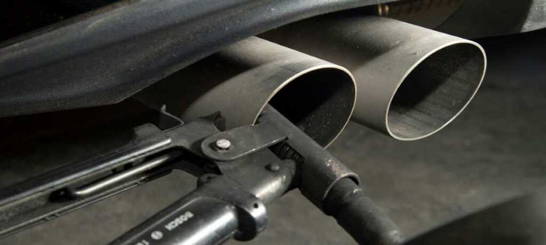 The illegal programme reduced or even completely deactivated emissions filtering when temperatures were below 15 degrees Celsius (59 degrees Fahrenheit) and higher than 33 degrees Celsius The illegal programme reduced or even completely deactivated emissions filtering when temperatures were below 15 degrees Celsius (59 degrees Fahrenheit) and higher than 33 degrees Celsius