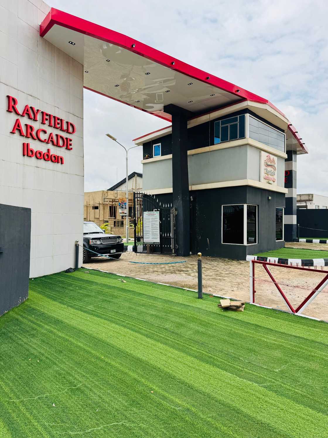 NigeriaAt64: Rayfield Gardens City Estate Ibadan Unveils State-of-the-Art Gatehouse NigeriaAt64: Rayfield Gardens City Estate Ibadan Unveils State-of-the-Art Gatehouse